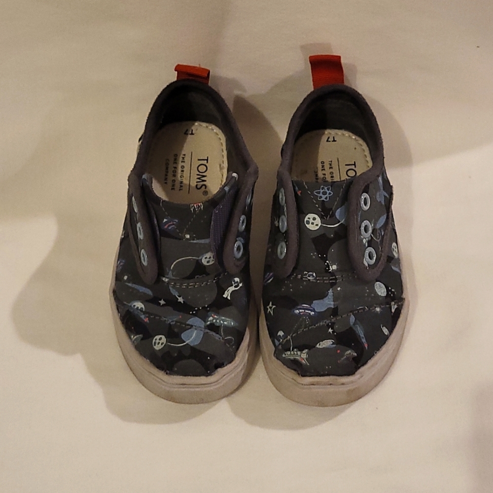 TOMS Toddler Shoes (Glow in the Dark!)